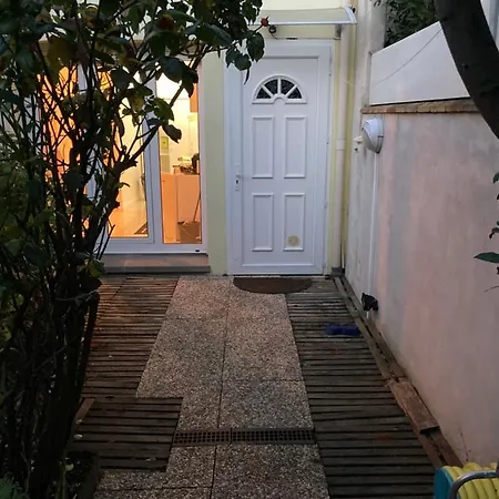 La Maison Des Roses