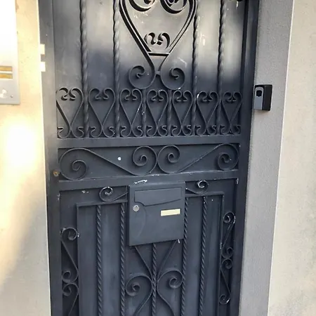 La Maison Des Roses Apartmán